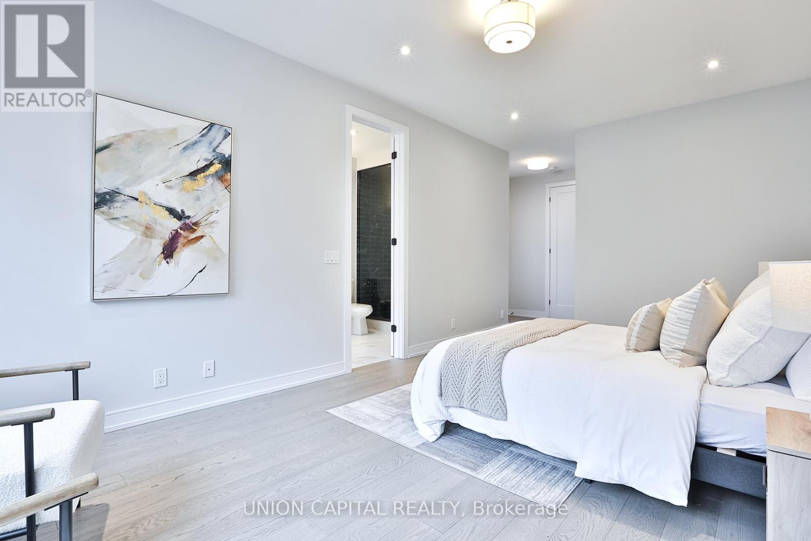 Photo 27 of 9 Kohn Lane, Markham ON