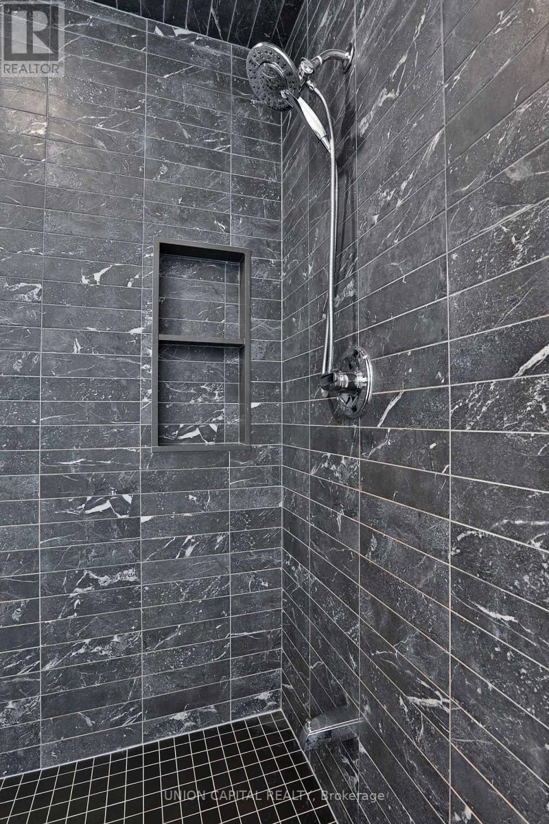 Photo 30 of 9 Kohn Lane, Markham ON