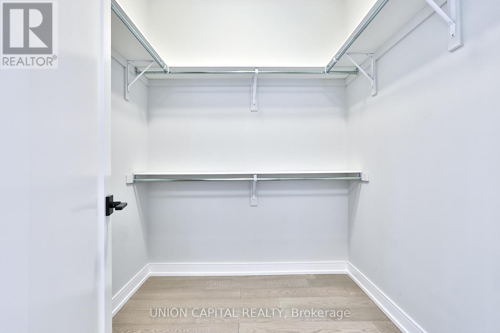 Photo 31 of 9 Kohn Lane, Markham ON