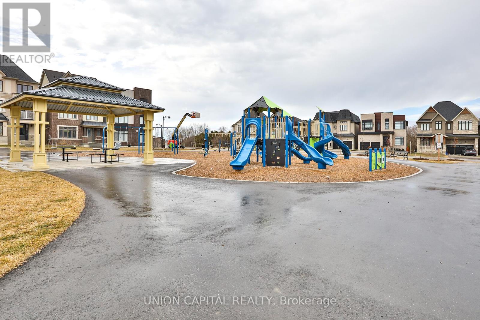 Photo 39 of 9 Kohn Lane, Markham ON