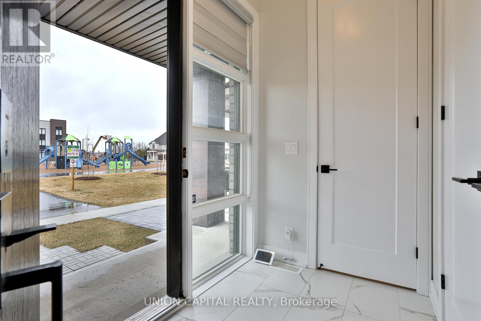 Photo 6 of 9 Kohn Lane, Markham ON