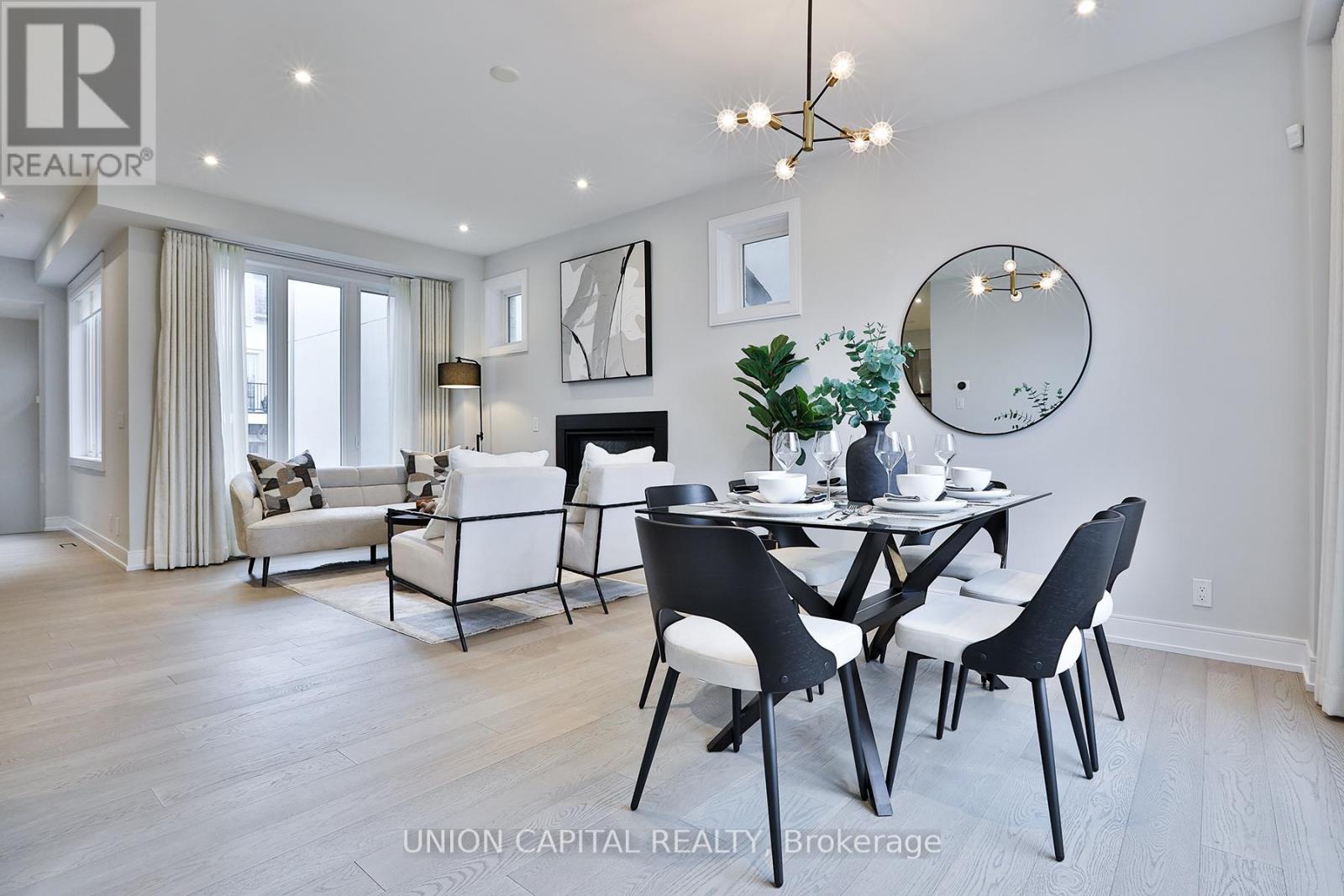 Photo 7 of 9 Kohn Lane, Markham ON