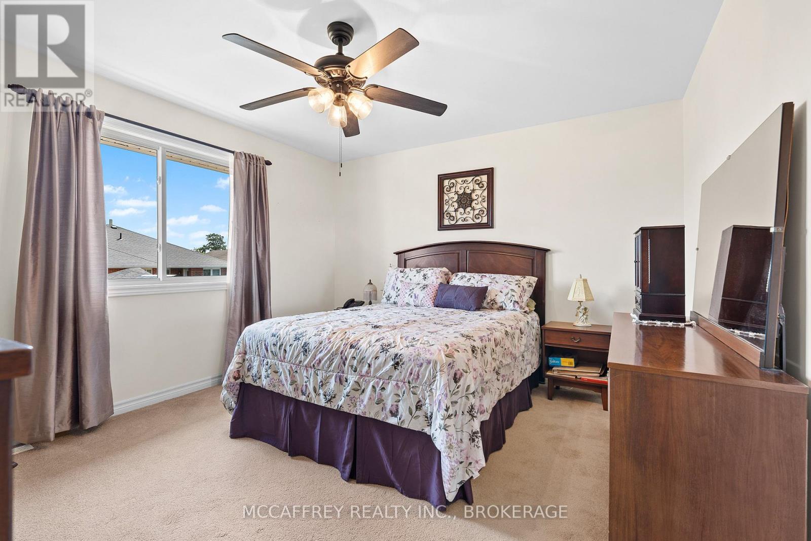 Photo 23 of 27 Ashwood Crescent, Greater Napanee ON