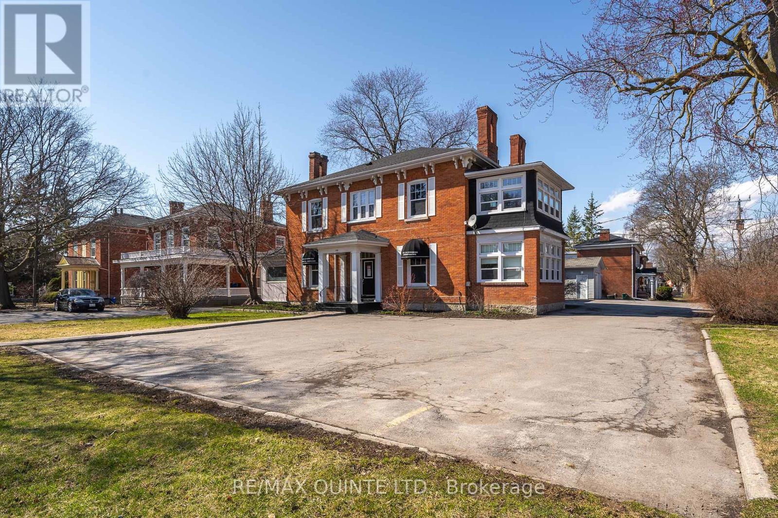156 BRIDGE STREET E - 2