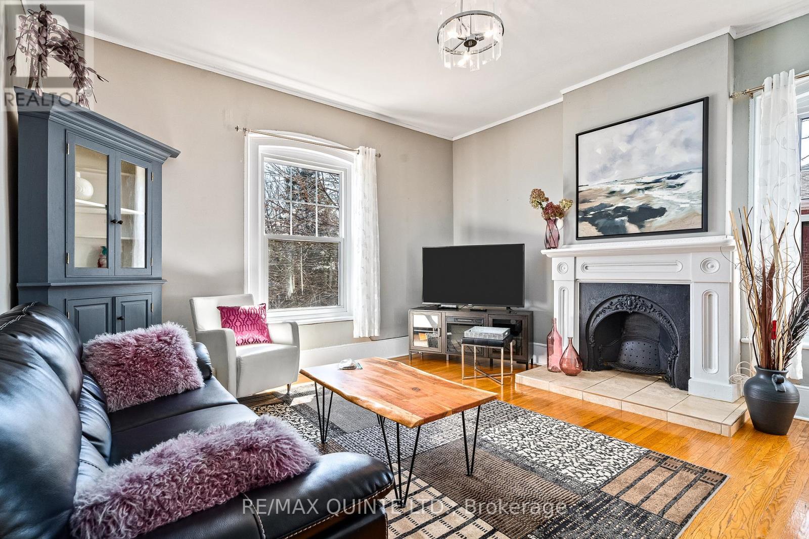 156 BRIDGE STREET E - 23