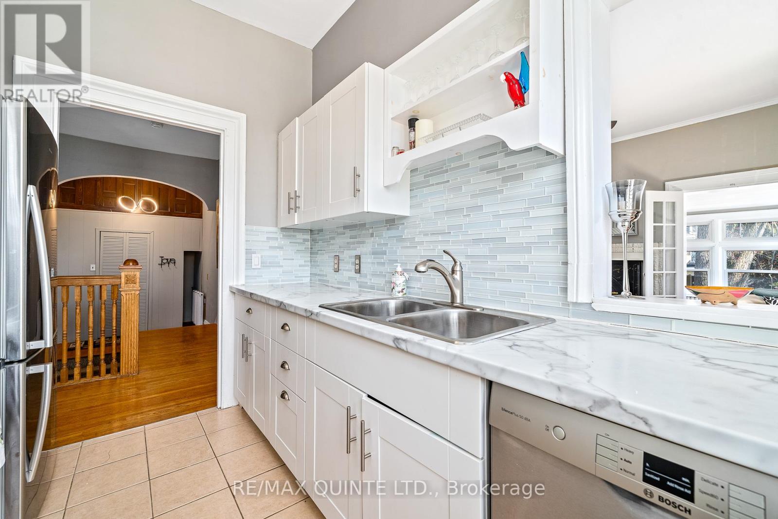 156 BRIDGE STREET E - 4