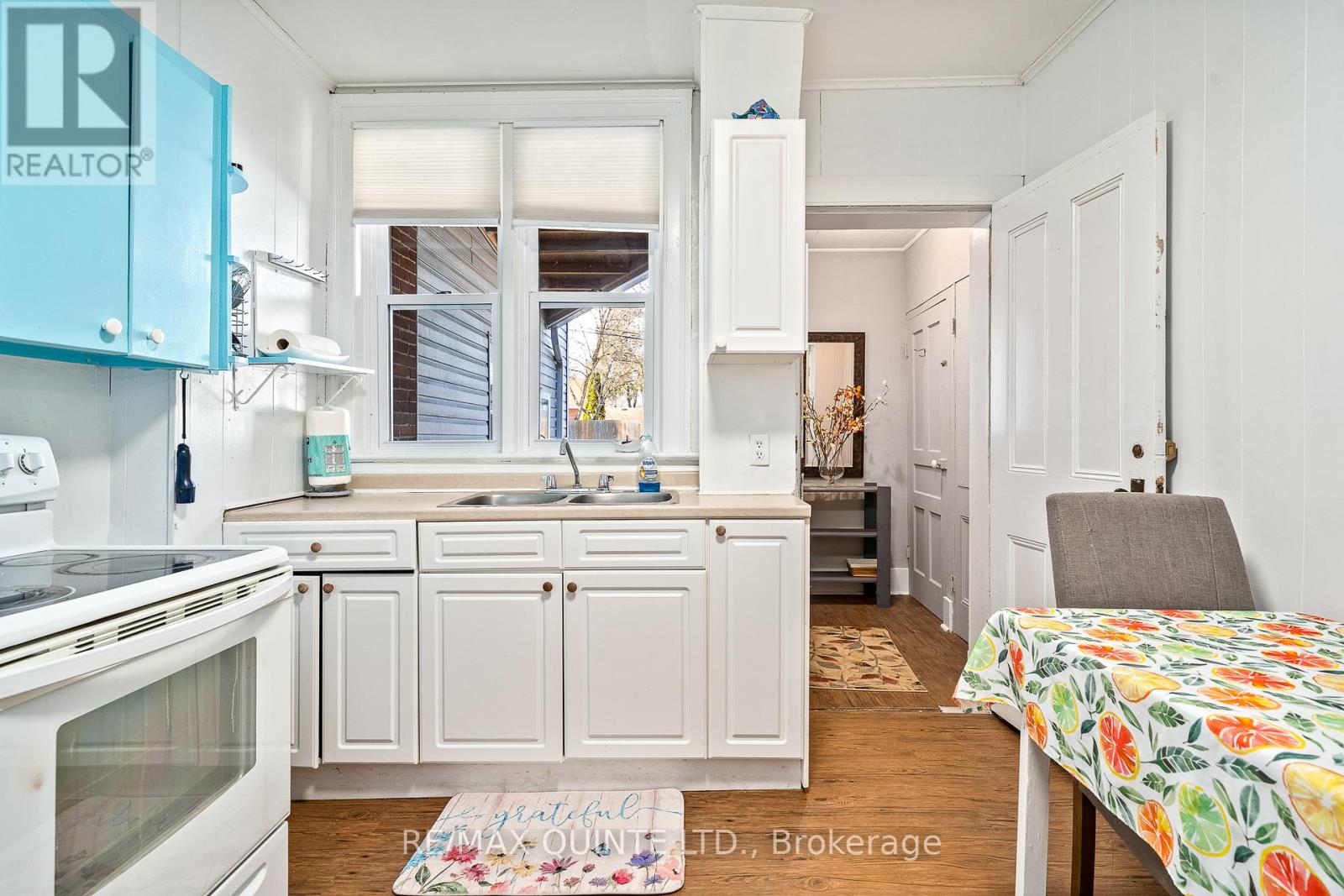 156 BRIDGE STREET E - 43