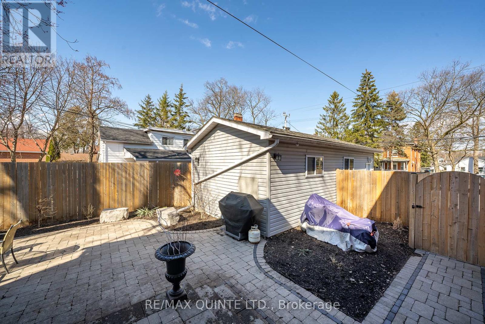 156 BRIDGE STREET E - 46