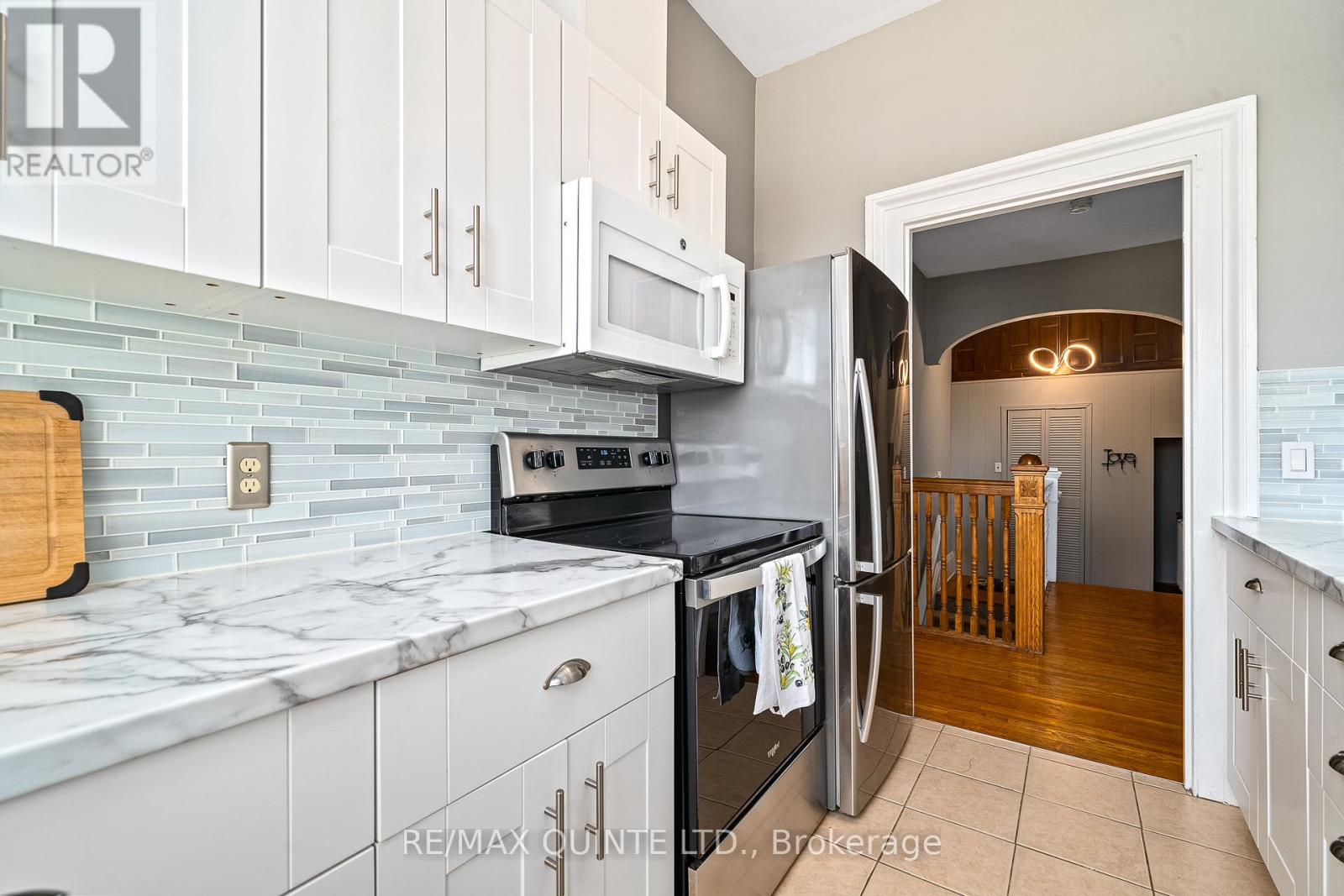 156 BRIDGE STREET E - 5