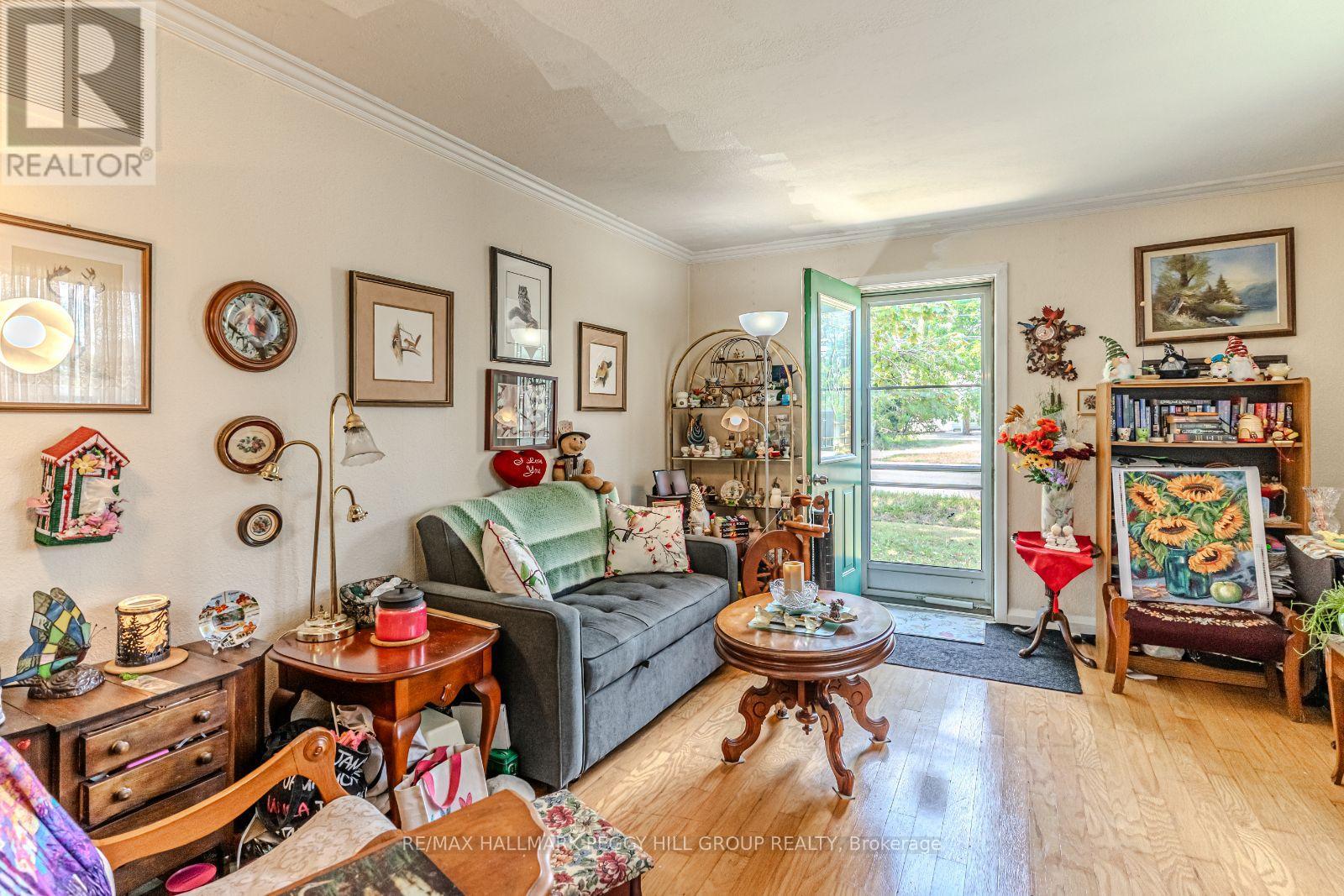 Photo 8 of 385 Mary Street, Orillia ON