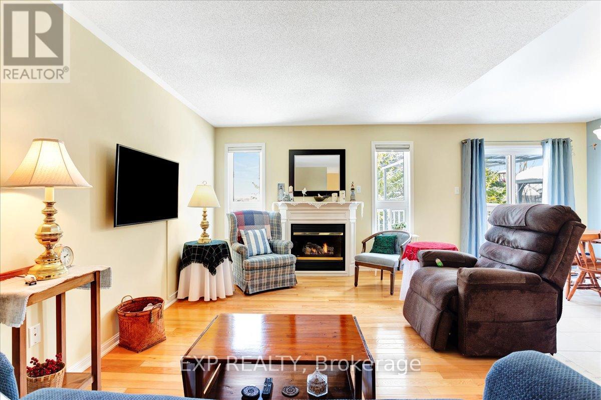 Photo 6 of 13 Masters Lane, Wasaga Beach ON