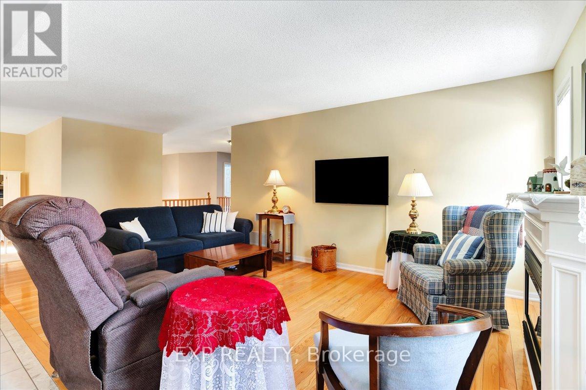 Photo 9 of 13 Masters Lane, Wasaga Beach ON