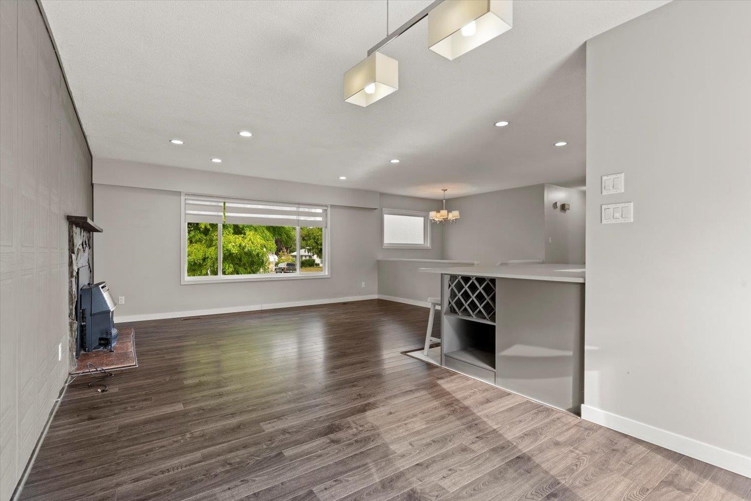 Photo 10 of 6532 Dayton Drive Sardis South, Chilliwack BC