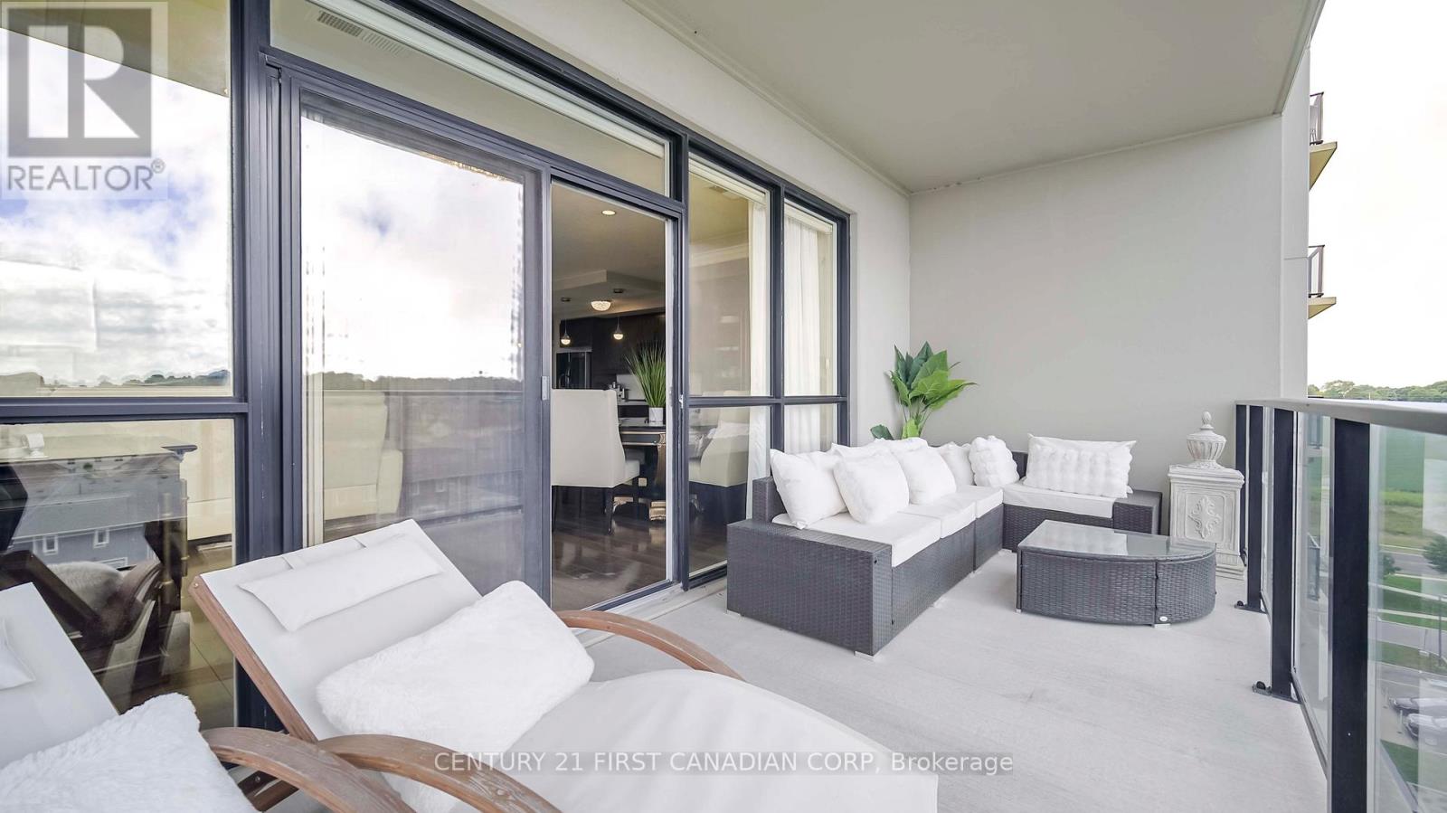 Photo 4 of 810 240 Villagewalk Boulevard, London North ON