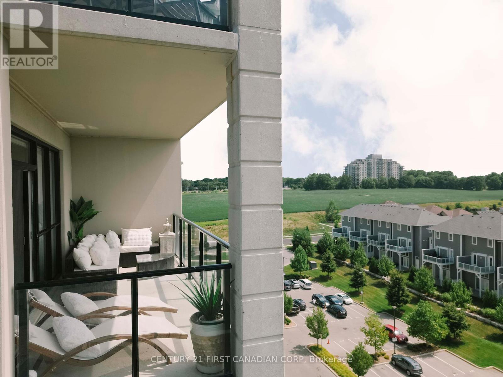 Photo 6 of 810 240 Villagewalk Boulevard, London North ON