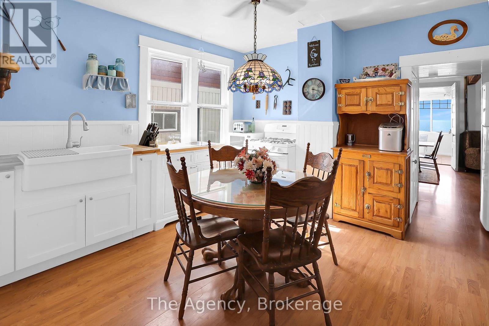Photo 6 of 11611 Beach Road W, Wainfleet ON