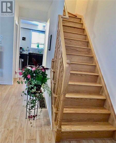 Photo 6 of 54 Miami Grove, Brampton ON