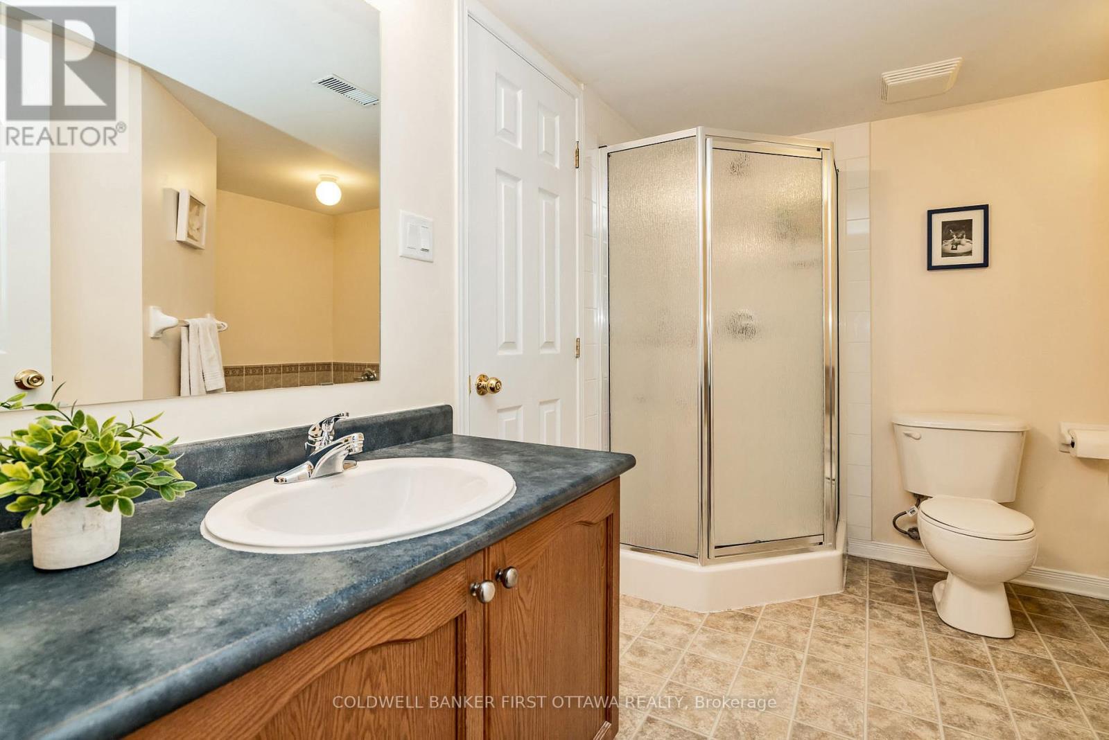 Photo 17 of 389 Wiffen Private, Ottawa ON