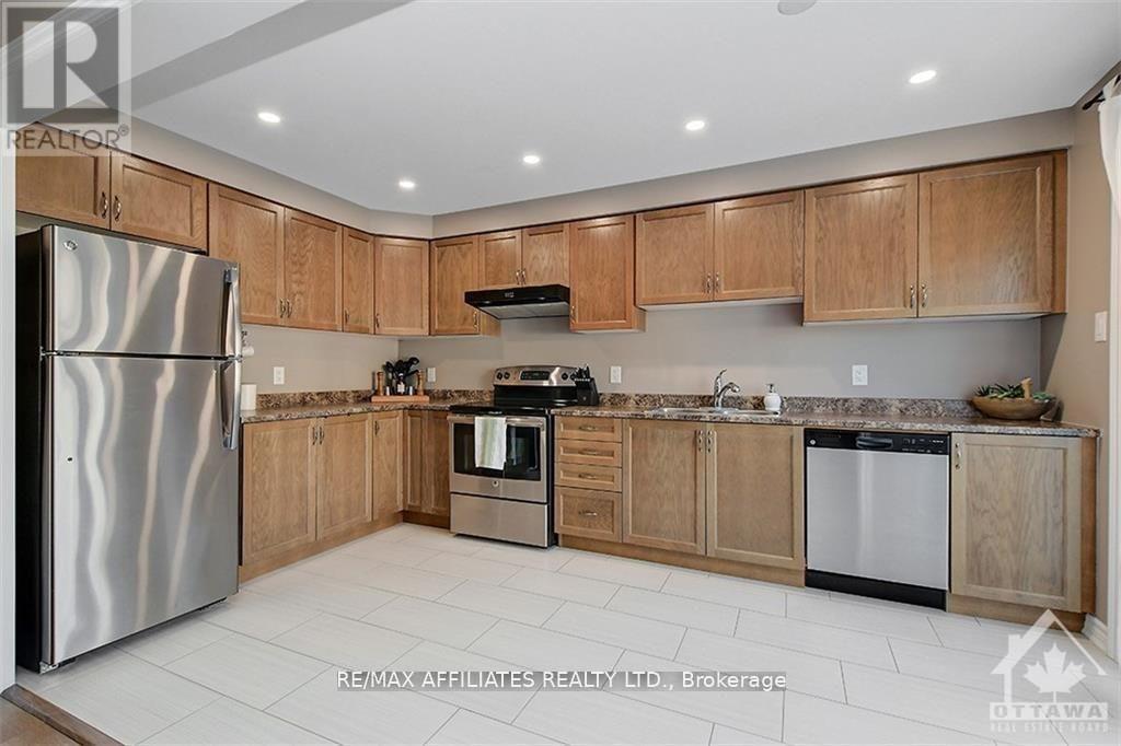 Photo 13 of 514 Broadleaf Street, Ottawa ON