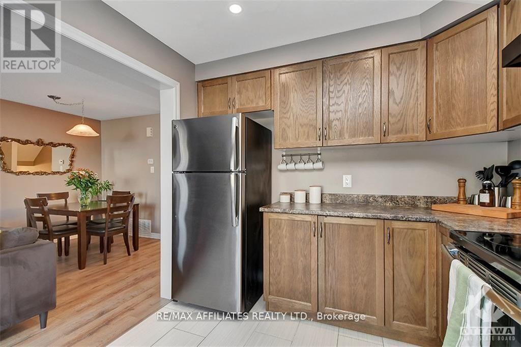 Photo 15 of 514 Broadleaf Street, Ottawa ON