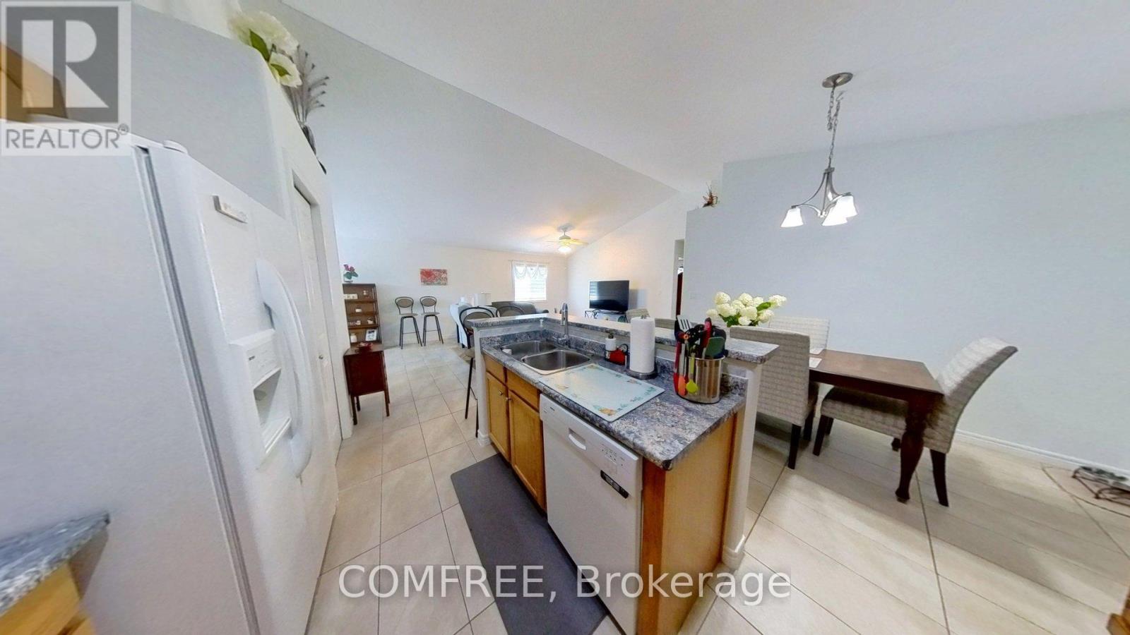 Photo 4 of 20 Normandy Avenue, Kingsville ON
