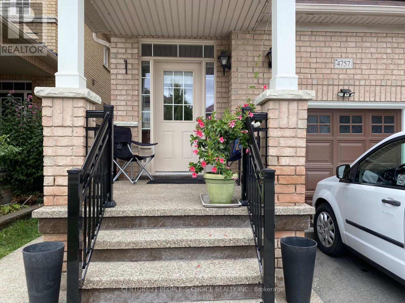 Photo 2 of 4757 Bluefeather Lane, Mississauga ON