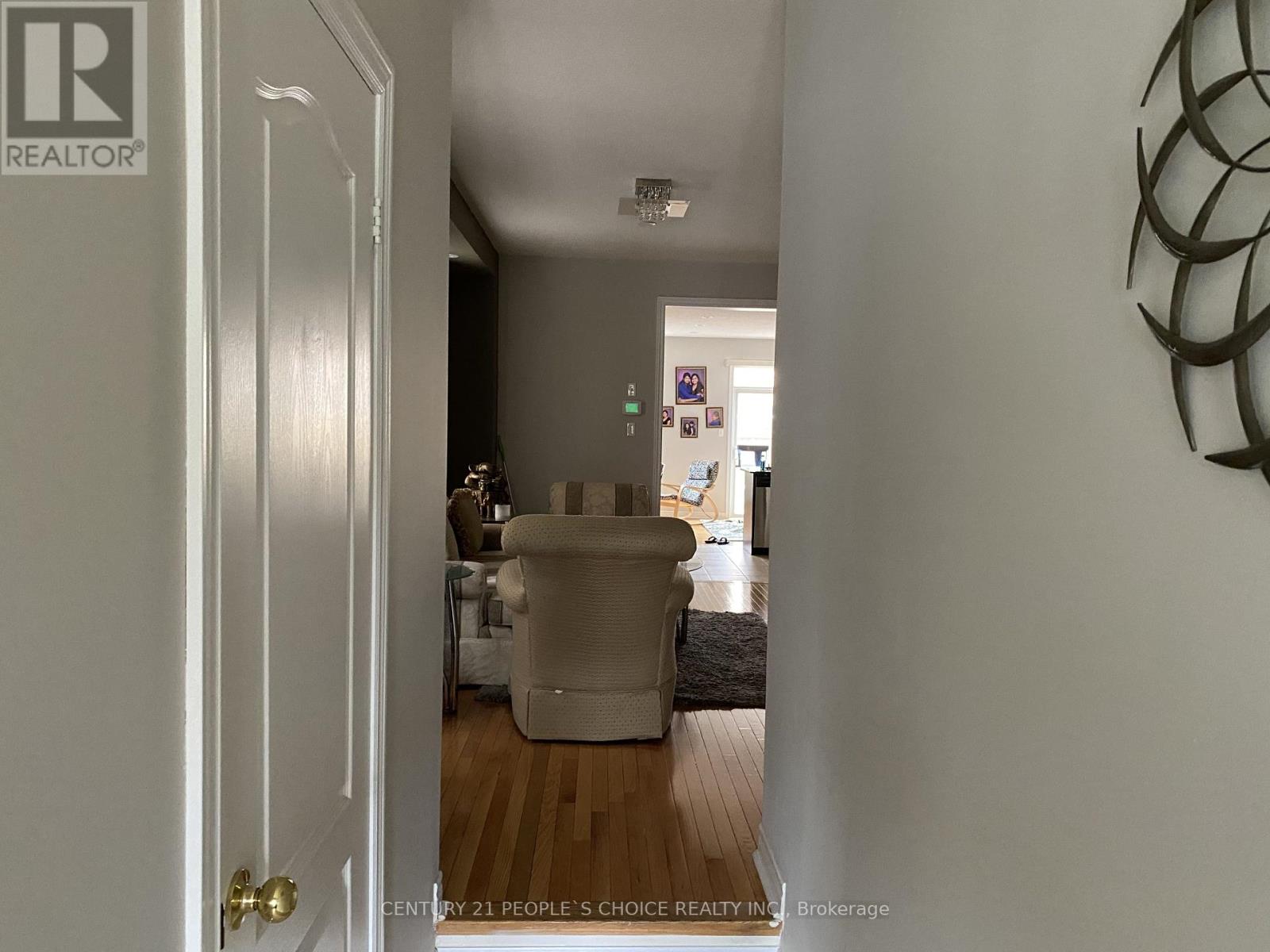 Photo 3 of 4757 Bluefeather Lane, Mississauga ON