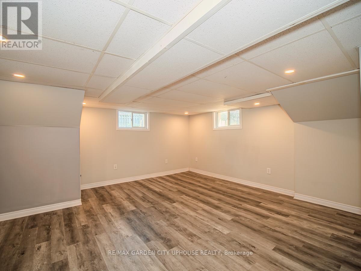 Photo 1 of 22 Lyons Avenue, Welland ON