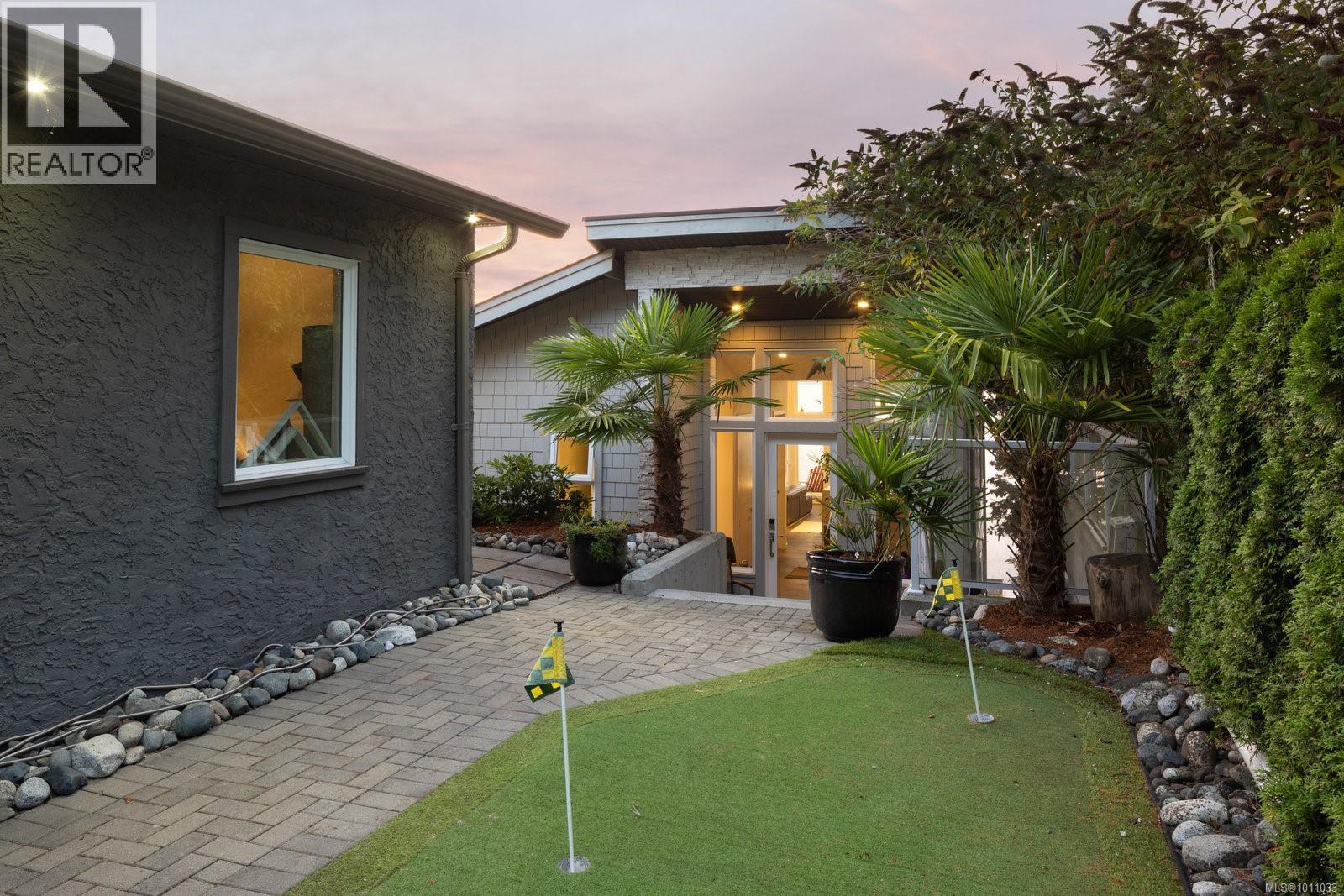 5009 Cordova Bay Road, Saanich