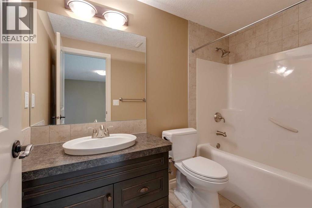 Single Family House for Sale in  Tuscany Ravine Heights NW Tuscany Calgary 