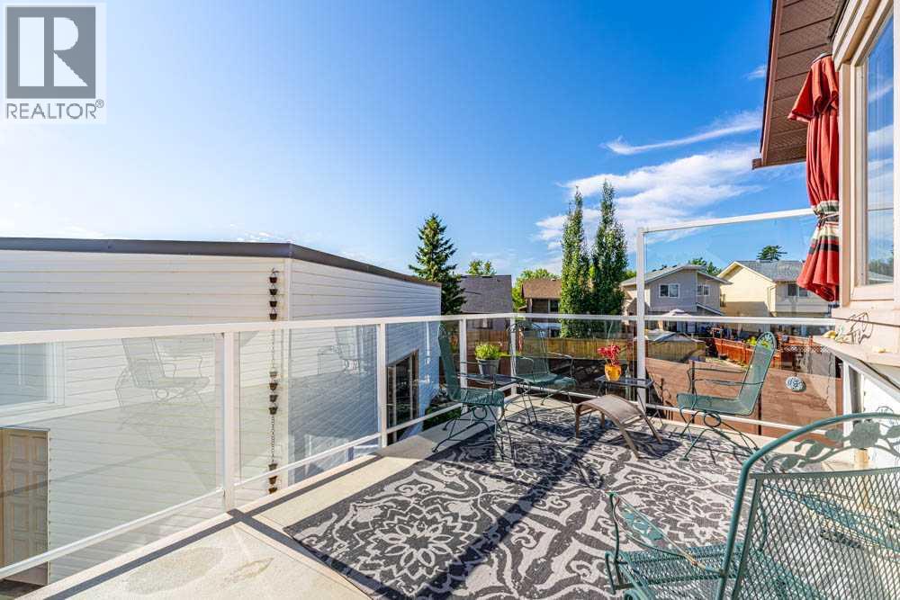 Single Family House for Sale in  Templevale Place NE Temple Calgary 
