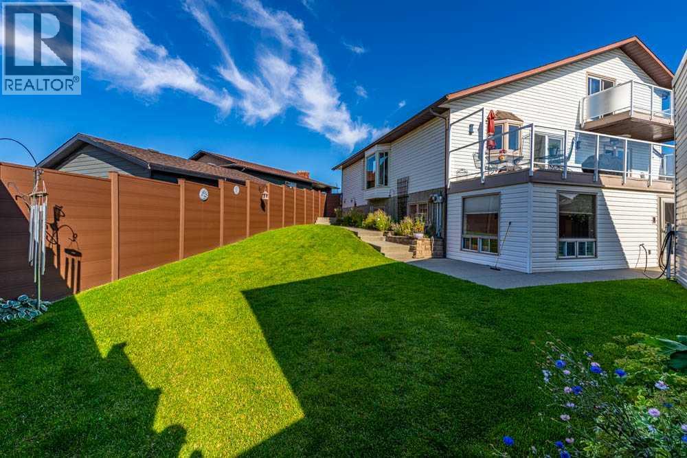 Single Family House for Sale in  Templevale Place NE Temple Calgary 