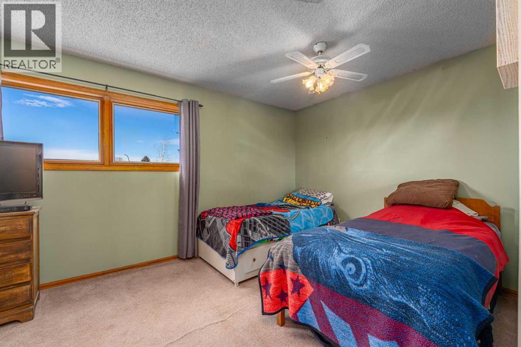 Single Family House for Sale in  Templevale Place NE Temple Calgary 