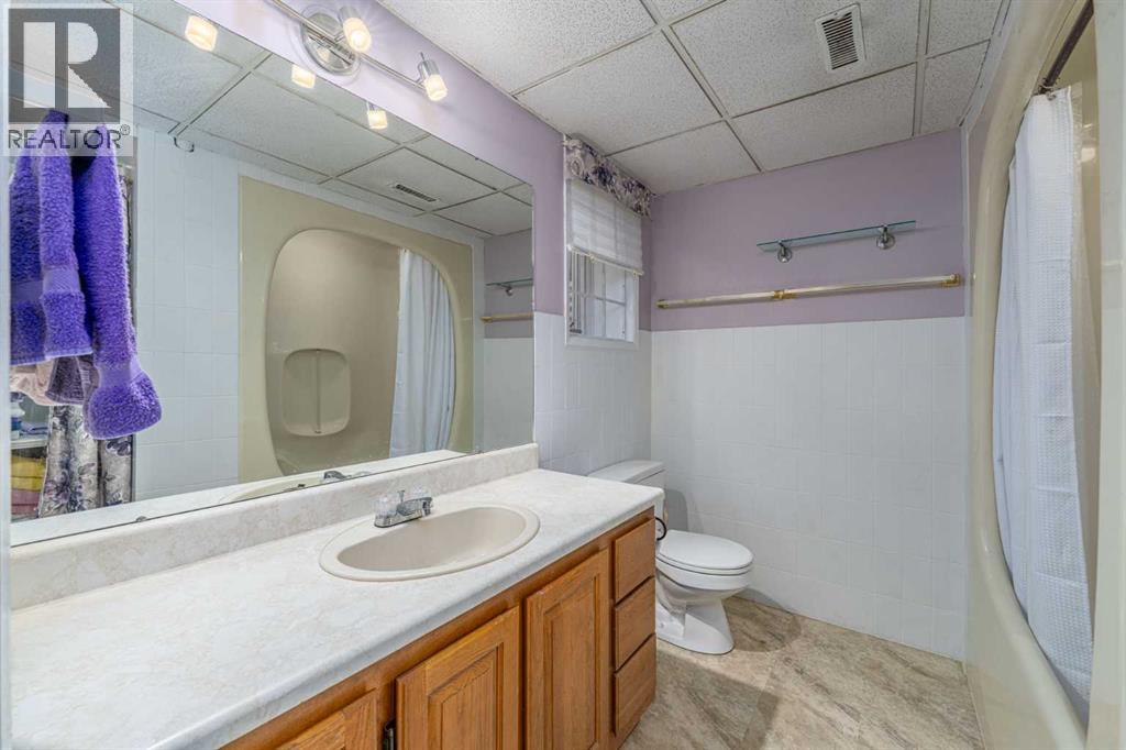 Single Family House for Sale in  Templevale Place NE Temple Calgary 