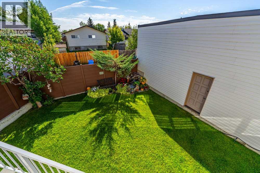 Single Family House for Sale in  Templevale Place NE Temple Calgary 