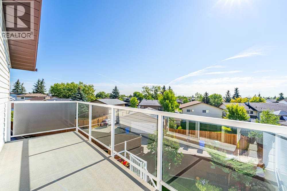 Single Family House for Sale in  Templevale Place NE Temple Calgary 