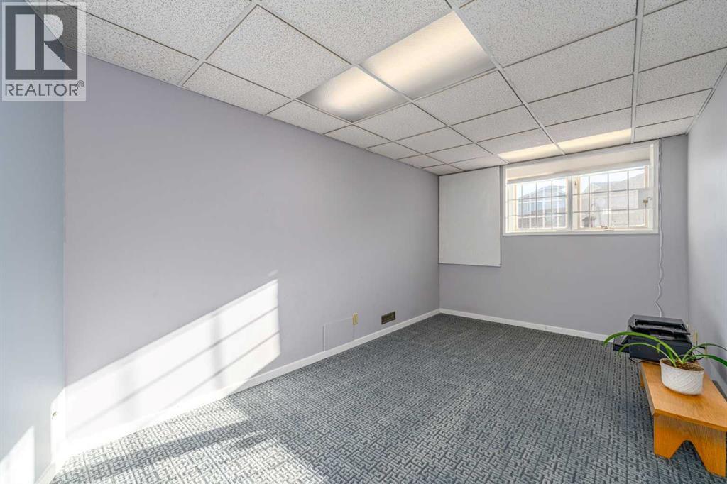 Single Family House for Sale in  Templevale Place NE Temple Calgary 