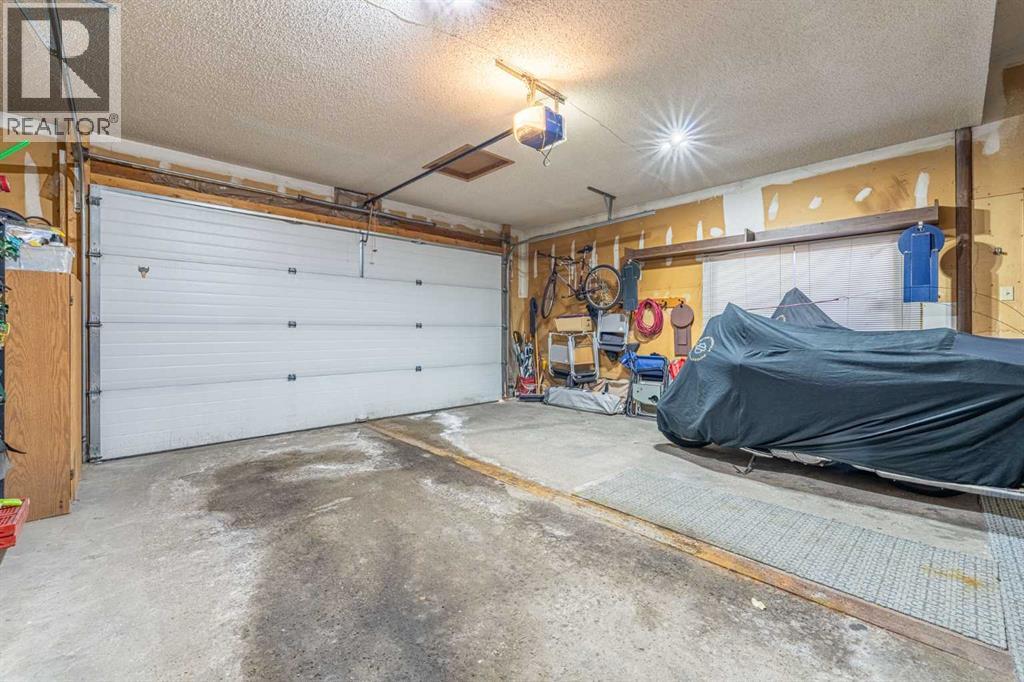 Single Family House for Sale in  Templevale Place NE Temple Calgary 