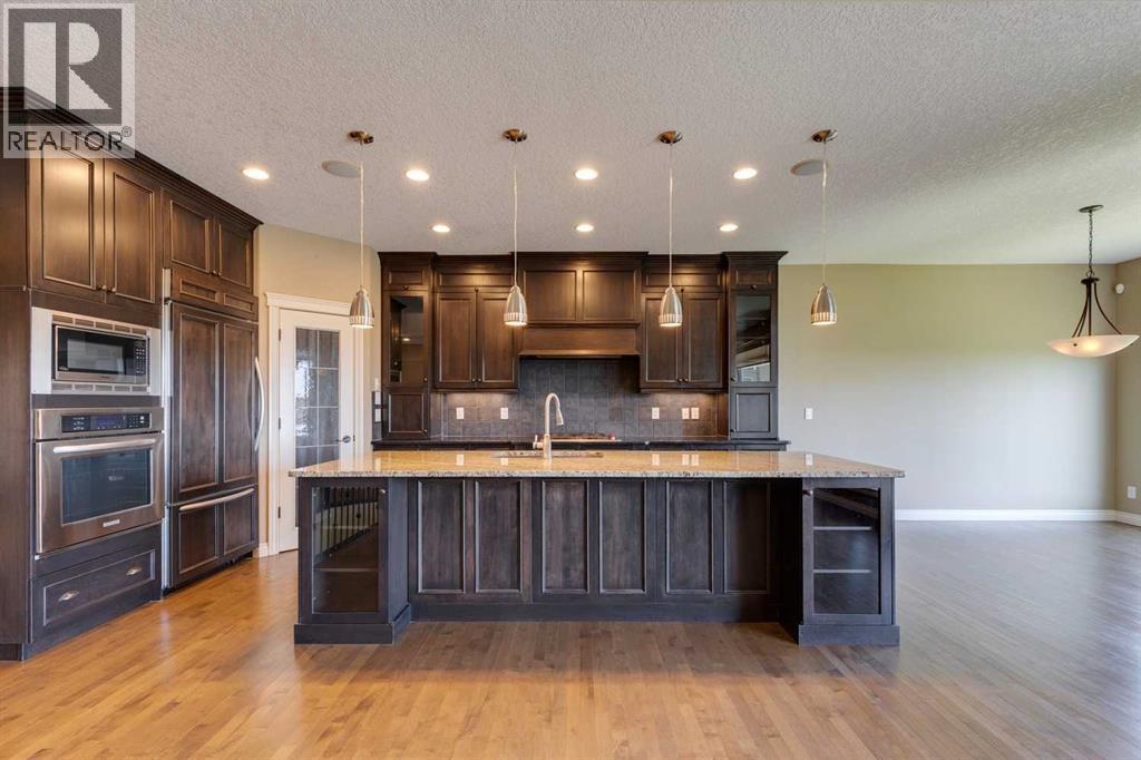 Single Family House for Sale in  Tuscany Ravine Heights NW Tuscany Calgary 