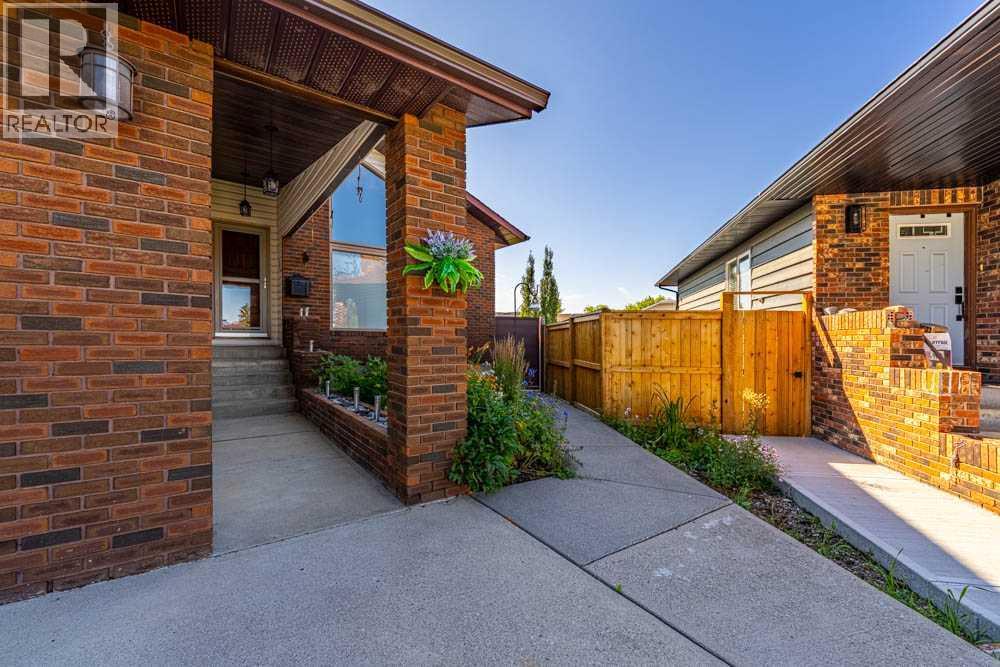 Single Family House for Sale in  Templevale Place NE Temple Calgary 