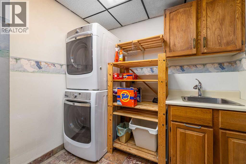 Single Family House for Sale in  Templevale Place NE Temple Calgary 