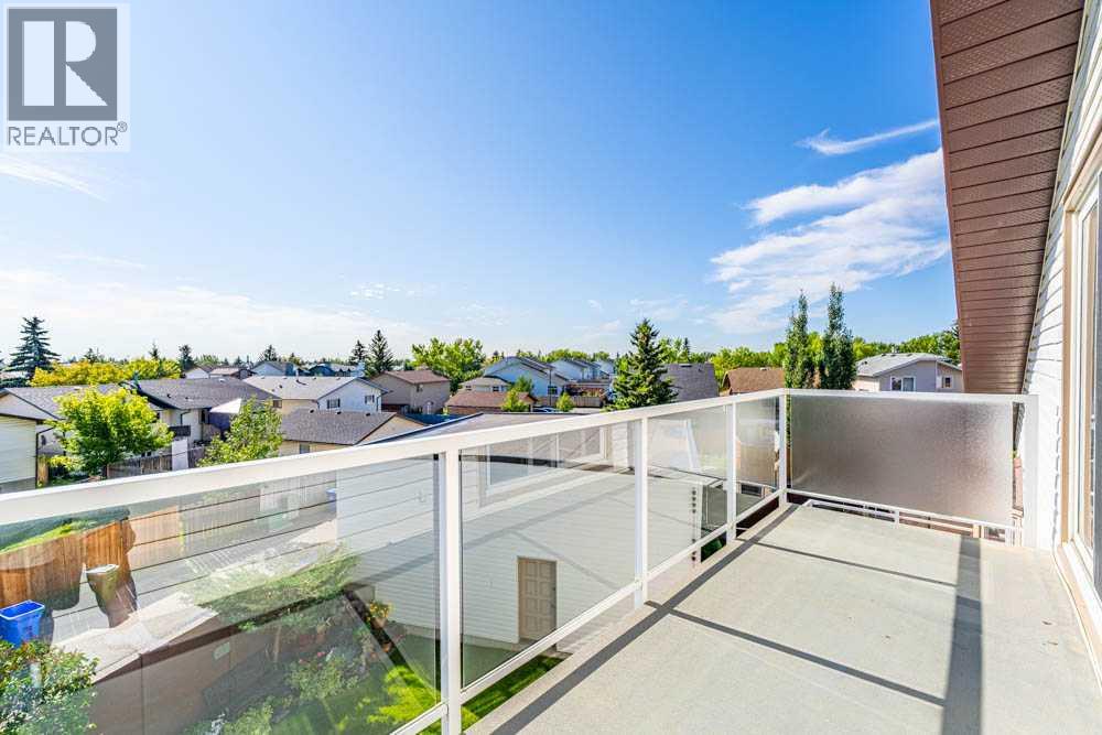 Single Family House for Sale in  Templevale Place NE Temple Calgary 