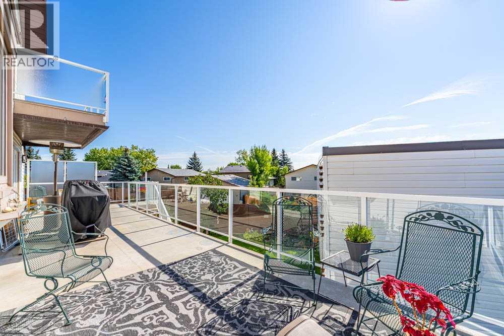 Single Family House for Sale in  Templevale Place NE Temple Calgary 