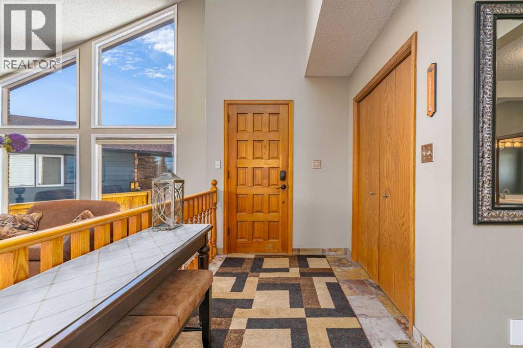 Single Family House for Sale in  Templevale Place NE Temple Calgary 