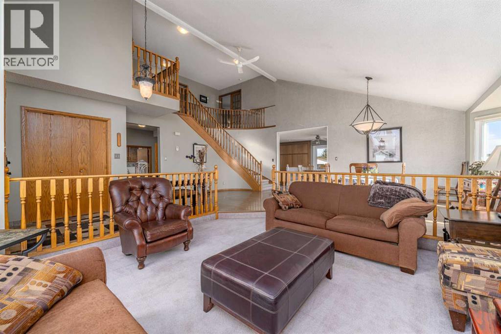 Single Family House for Sale in  Templevale Place NE Temple Calgary 