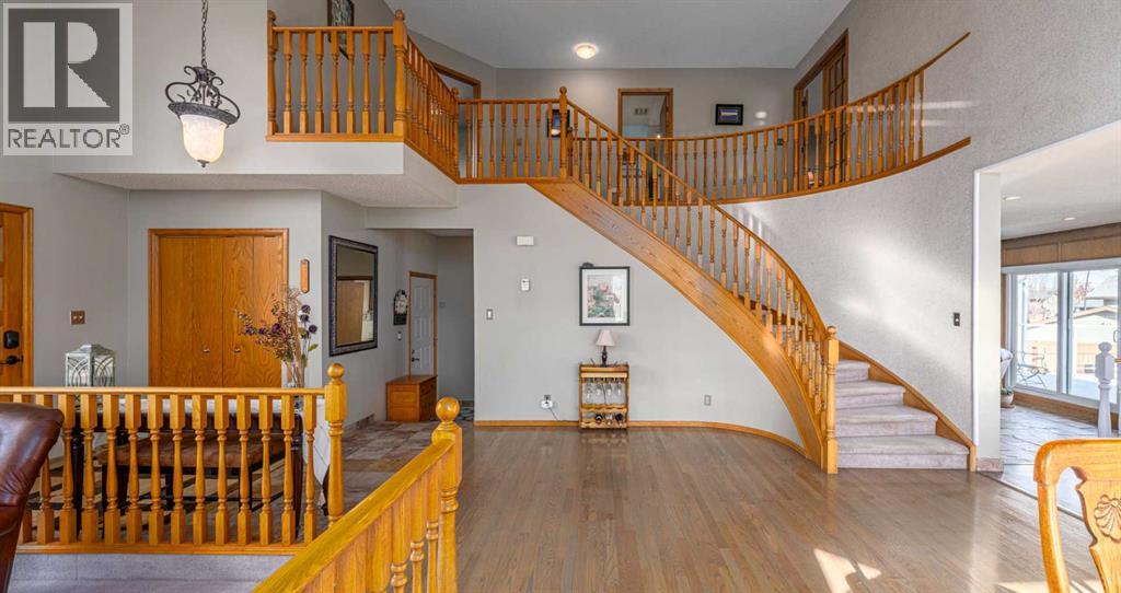Single Family House for Sale in  Templevale Place NE Temple Calgary 