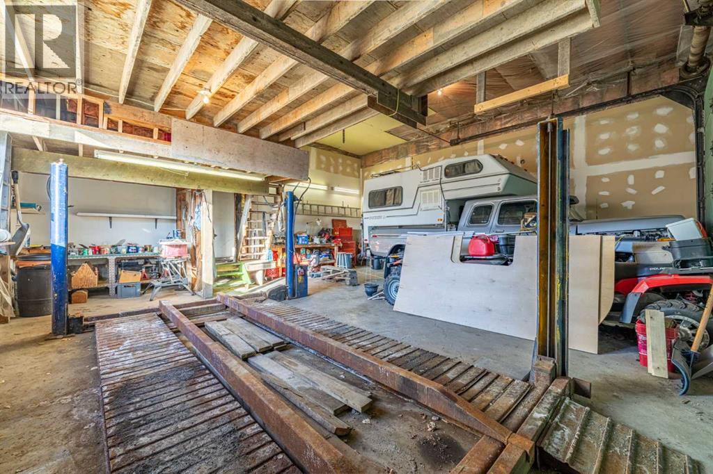 Single Family House for Sale in  Templevale Place NE Temple Calgary 