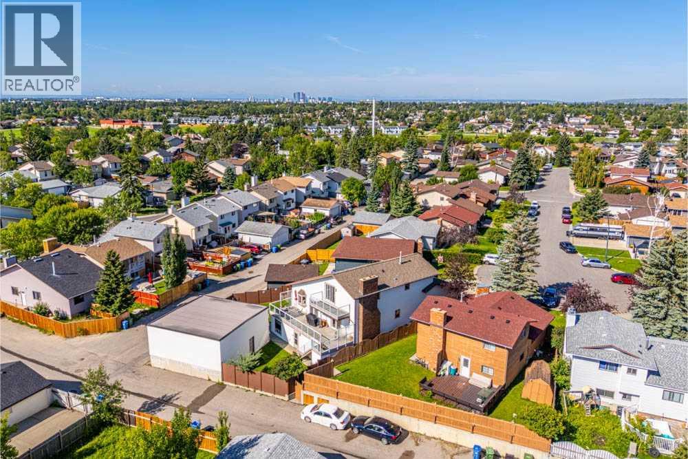 Single Family House for Sale in  Templevale Place NE Temple Calgary 