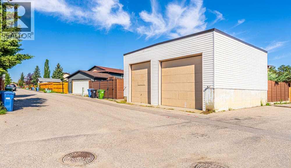 Single Family House for Sale in  Templevale Place NE Temple Calgary 
