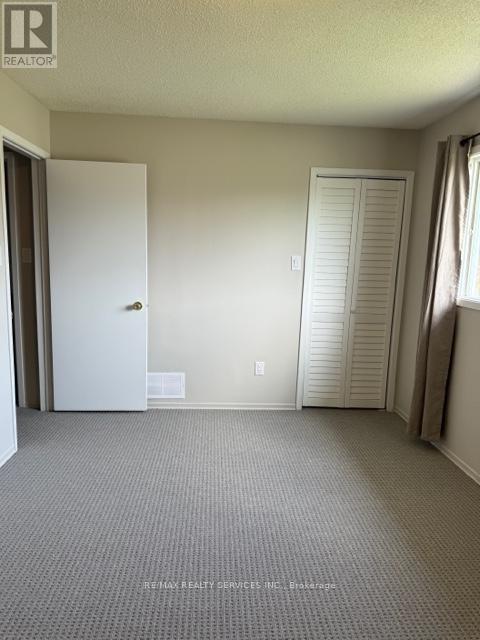 Photo 8 of 2 Wildercroft Avenue, Brampton ON